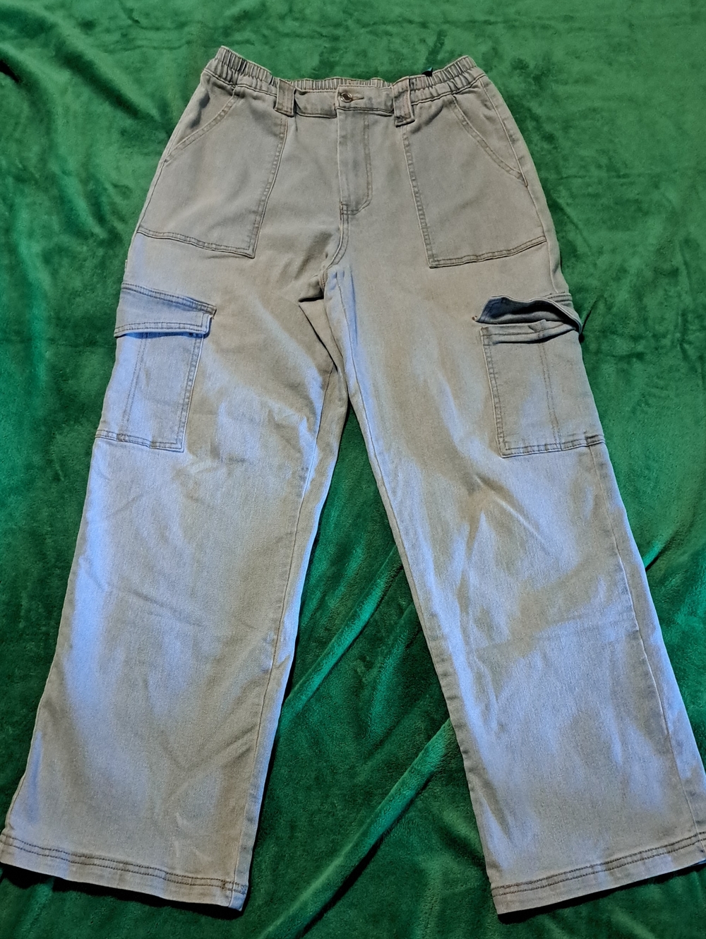No Boundaries Gray Cargo Pants with Utility Pockets